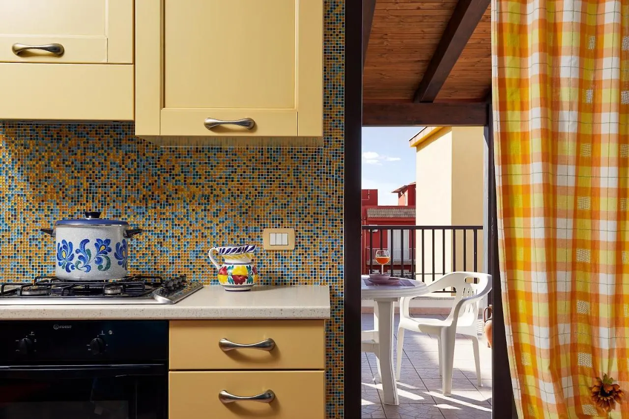Alsave Casesicule, Sea View Apartment With Veranda And Terrace, 50 Mt From The Beach, Wi-Fi Pozzallo