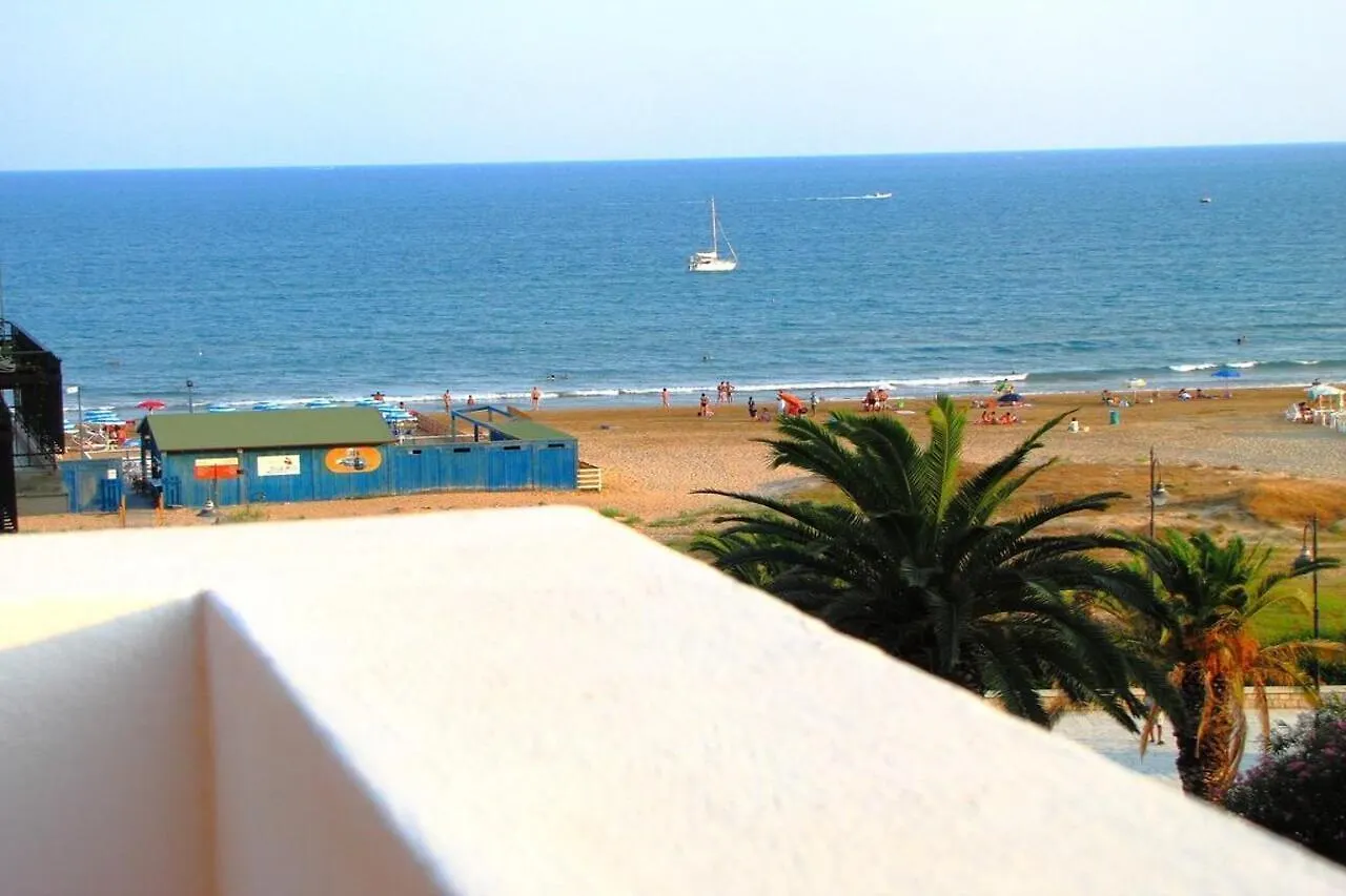 Alsave Casesicule, Sea View Apartment With Veranda And Terrace, 50 Mt From The Beach, Wi-Fi Pozzallo