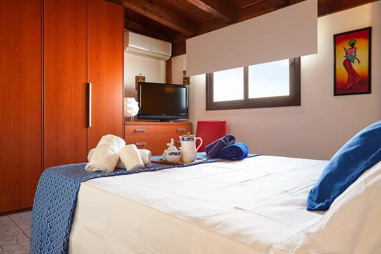 Alsave Casesicule, Sea View Apartment With Veranda And Terrace, 50 Mt From The Beach, Wi-Fi Pozzallo