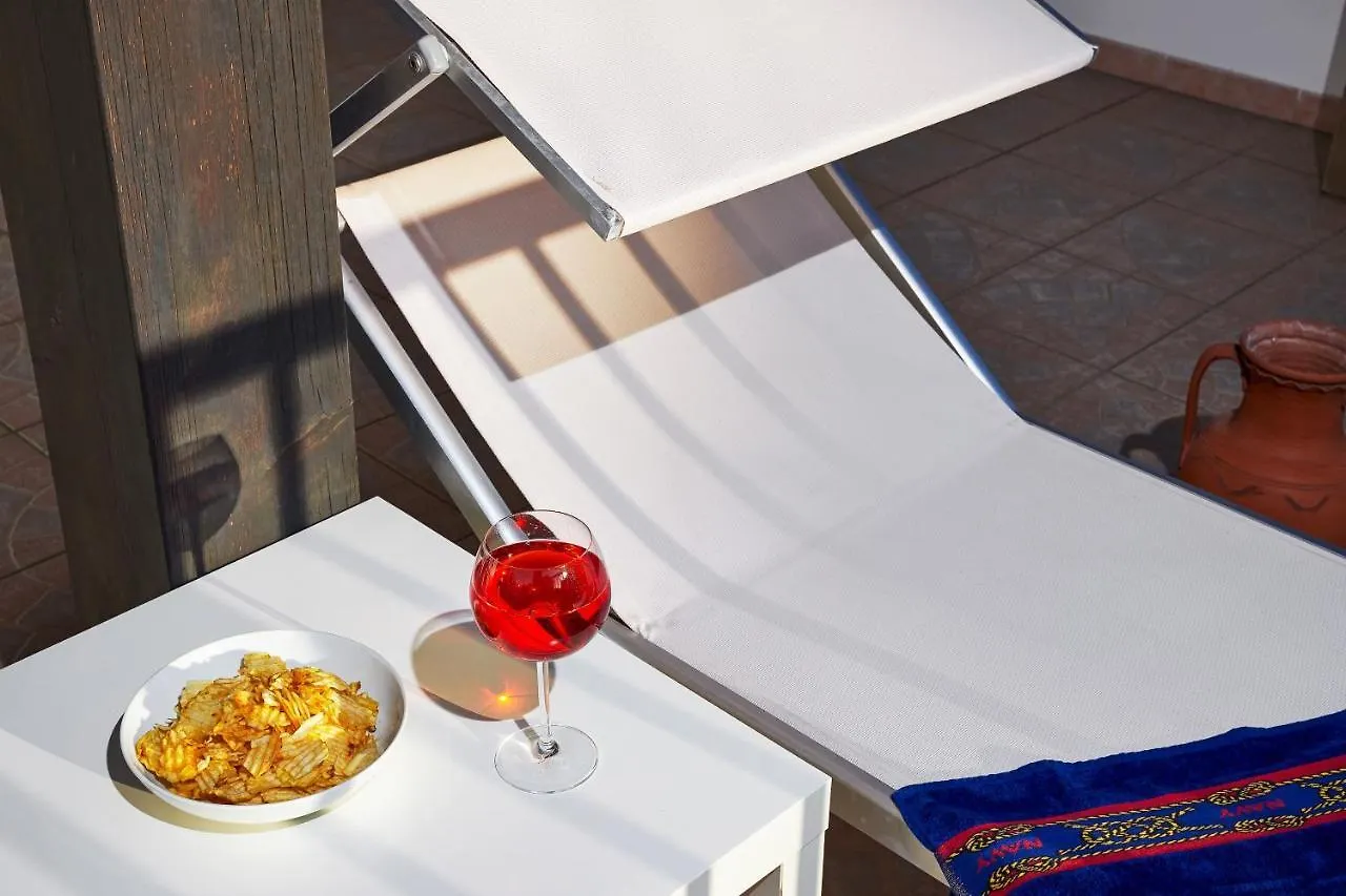Alsave Casesicule, Sea View Apartment With Veranda And Terrace, 50 Mt From The Beach, Wi-Fi Pozzallo