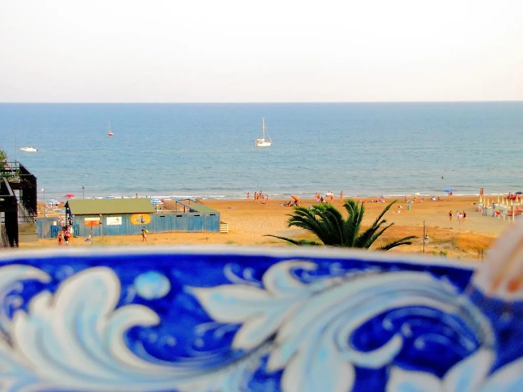 Alsave Casesicule, Sea View Apartment With Veranda And Terrace, 50 Mt From The Beach, Wi-Fi Pozzallo
